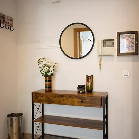 Appartamento Singularstays Clero Valenza