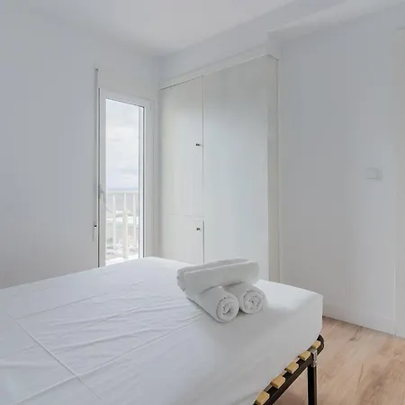 Ocean's Whisper: Les Palmeres Seaview Sanctuary Apartment Valencia