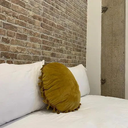 Valencia Beach Rooms *