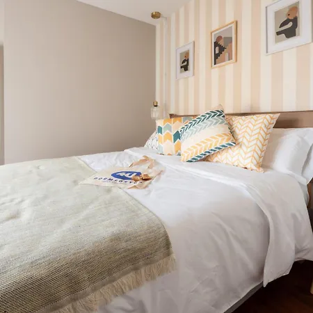 Dormforyou Ayuntamiento Apartment