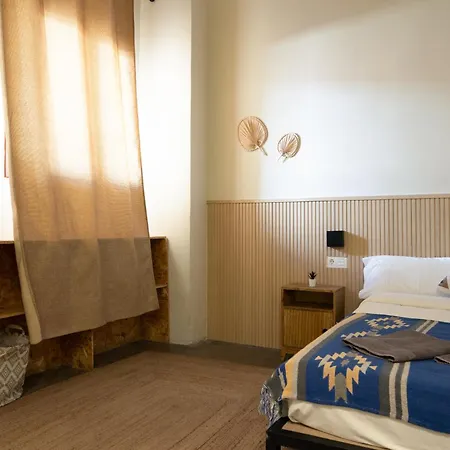 Bird House فندق مبيت وإفطار