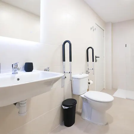 Spacious Oceanografic Flats *