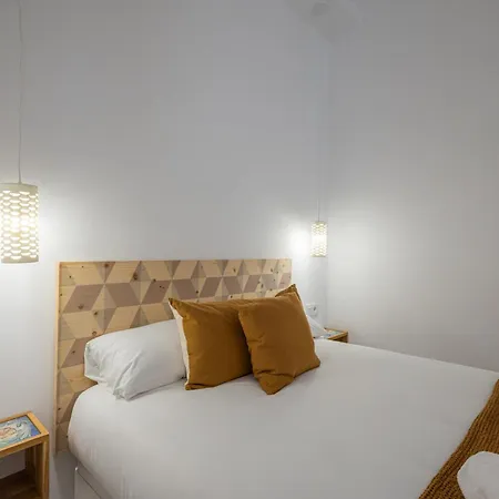 Florit Flats - Ceramic Homes - 4 Guest - Ac Wifi - Near Sorolla Train Station