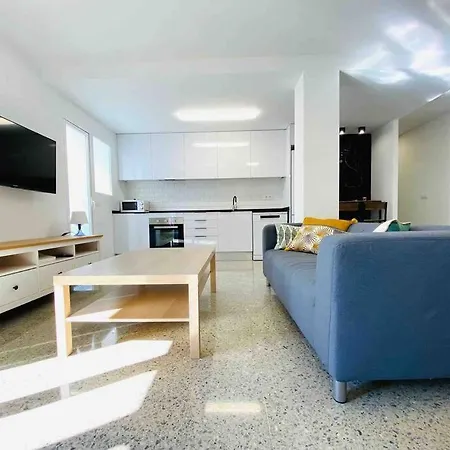 Spacious & Bright Flat Near The Valensiya