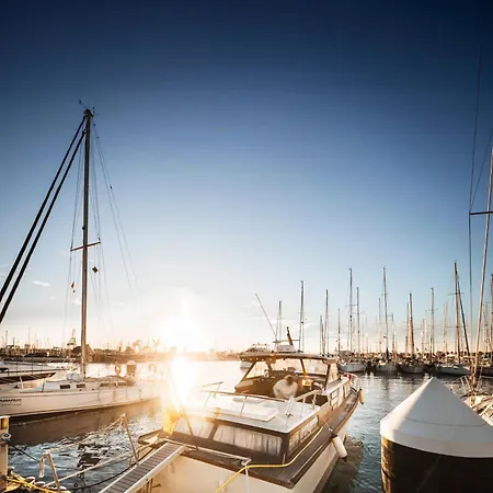 Hotel na wodzie Alojamiento En Barco Oasis *