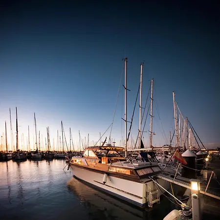 Alojamiento En Barco Oasis *