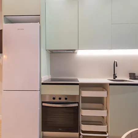 Florit Flats - 4 Guests With Ac And Wifi Near Sorolla Train Station