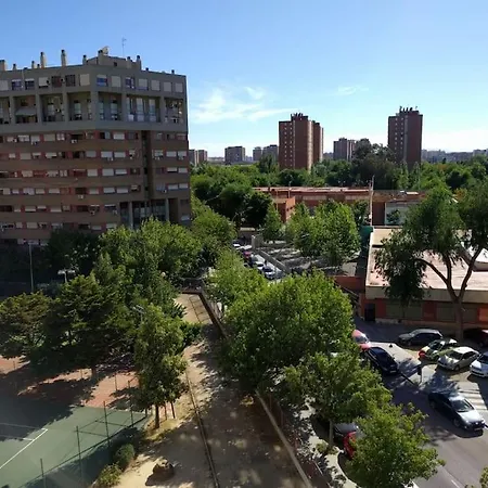 Artes Y Ciencias + Garaje + Netflix アパート