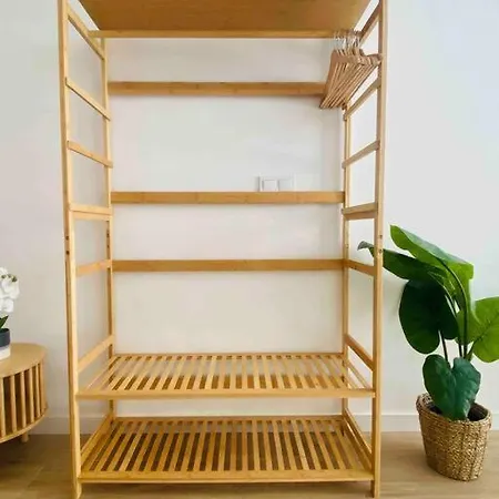 Apartment & Cozy Flat Close The