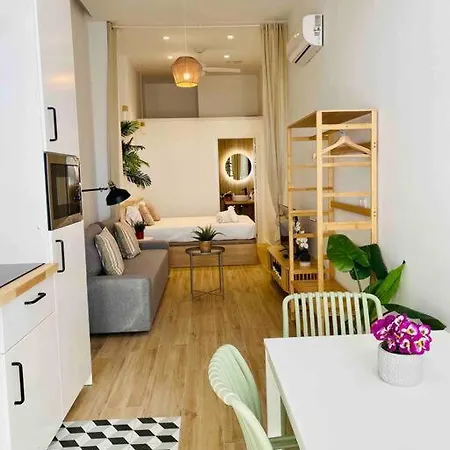 & Cozy Flat Close The Apartment *