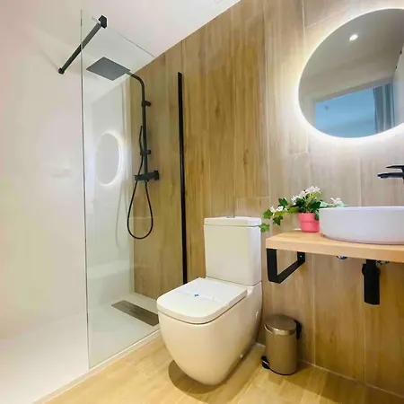 Apartment & Cozy Flat Close The