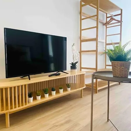 Apartment & Cozy Flat Close The