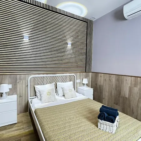 Salom 5 Apartman Valencia