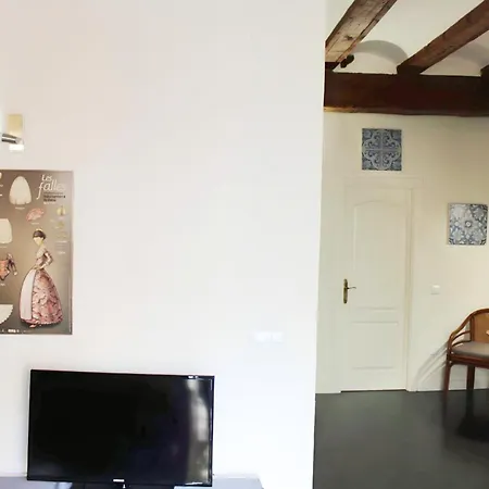 Reformado Cerca De La Plaza Redonda Valencie