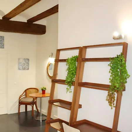 Reformado Cerca De La Plaza Redonda Valencie