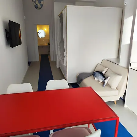 Carisan1 - 6 Min To Beach, Modern, Bright