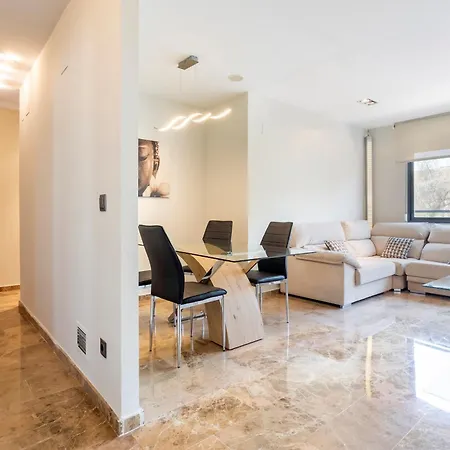 Exclusive Museum Apartment *