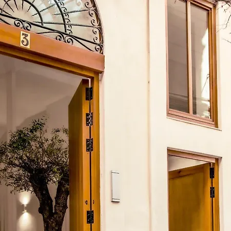 Catalina Downtown Aparthotel 4*