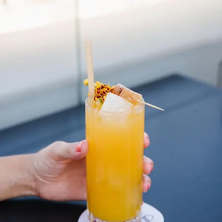 Myr Marques House فندق