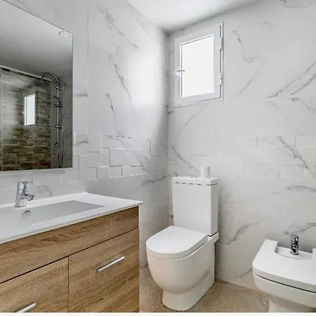 Private In Shared Workstay *