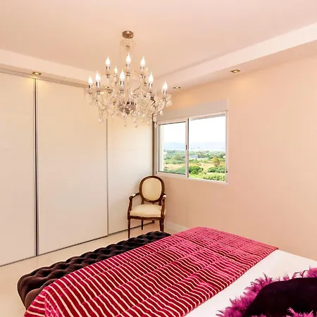 公寓 The White Apartment: Luxury, And Design