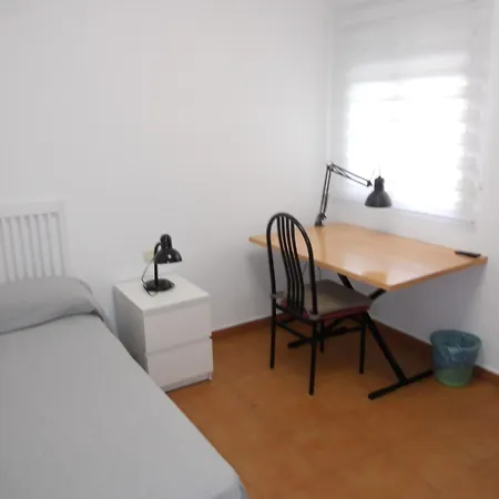 Residencia Universitaria Reuniver Burjassot * Valencia