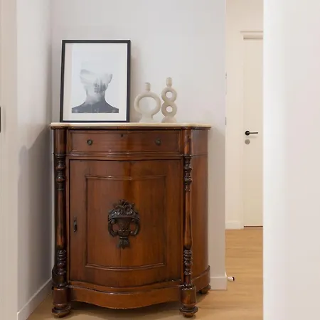 Vlc Host - Leones Apartman *