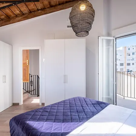 Spacious Penthouse With Massive Terrace Lägenhet *