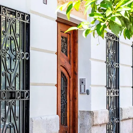 Classy With Unique Design Apartment Valencia