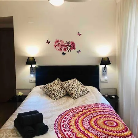 Great Close To Center Apartment Valencia