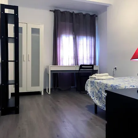 3 Bedrooms With Wifi At 5 Km Away From The Apartment *