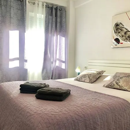3 Bedrooms With Wifi At 5 Km Away From The *