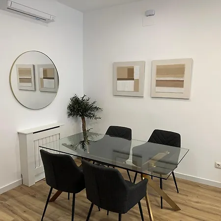 Valdeolivas Apartment