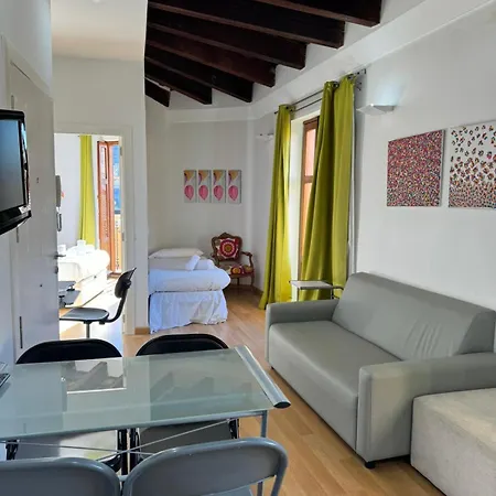 Tossal Apartman *