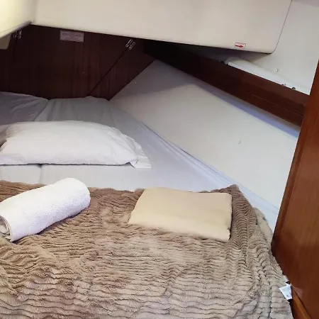 Velero Shabbak Botel Valencia