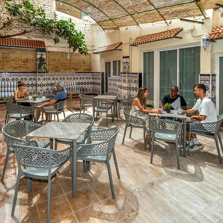 Hostel Som By The Venue *