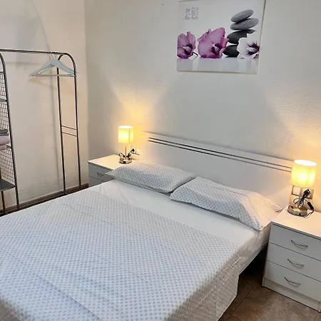 Plaza Sainetero Arniches *