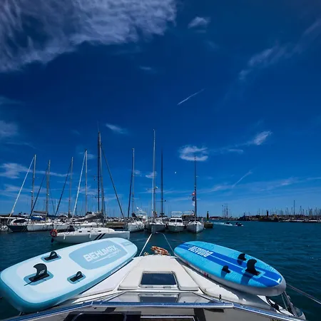 Alojamiento En Barco Voralamar