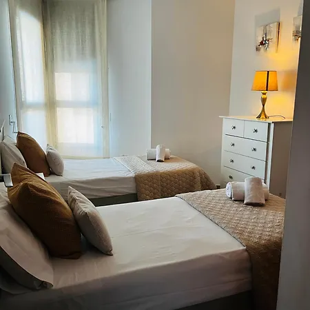 Travel Habitat - Ciudad De Ciencias Valensiya