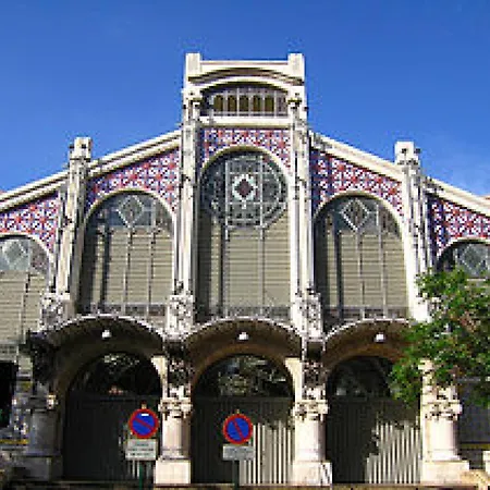 Plaza Redonda Center