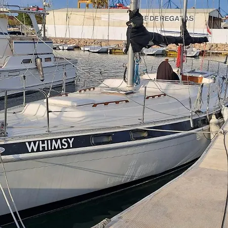 Velero Whimsy 船屋 *