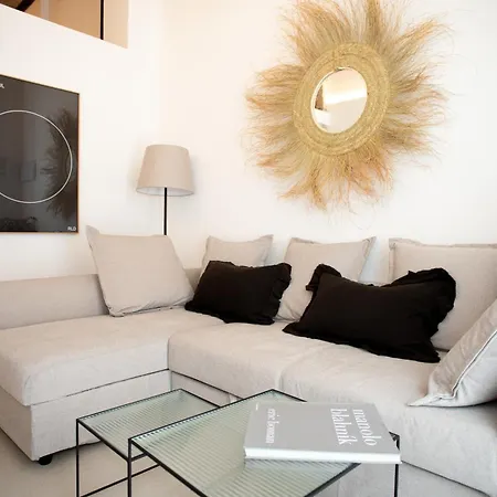 Lovely Exclusivity In Center Apartment *