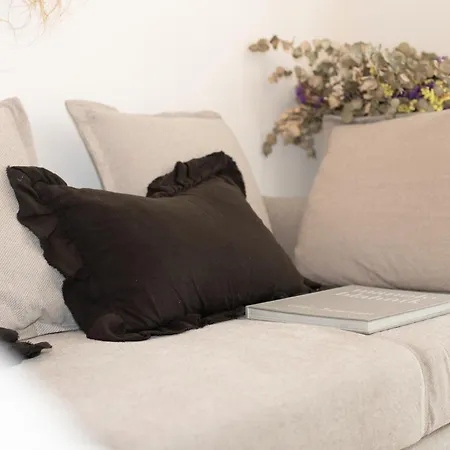 Lovely Exclusivity In Center Apartment *