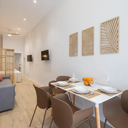 Florit Flats - Trafalgar Arts & Port Apartman