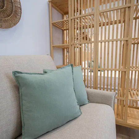 Florit Flats - The Trafalgar Iv