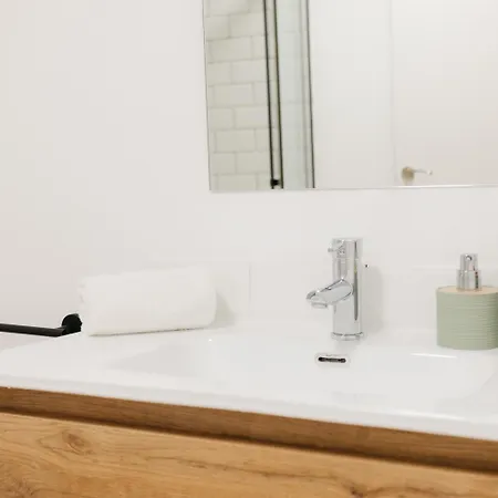 Amplio Cerca Centro Historico Y Turia 5pax 2 Bath * Valencia