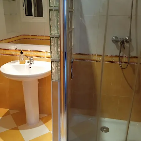 Y Suite. Upv, Uv Y Playa Gasthof Valencia