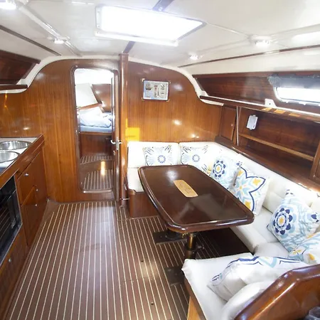 船上ホテル Autentico Velero En