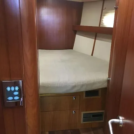 Velero Lujo, 4 Camarotes, 3 Banos, Marina *