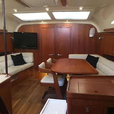 Velero Lujo, 4 Camarotes, 3 Banos, Marina *